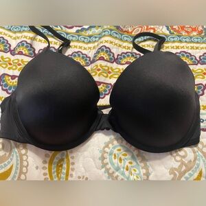PINK Victoria's Secret T-shirt Bra 34C